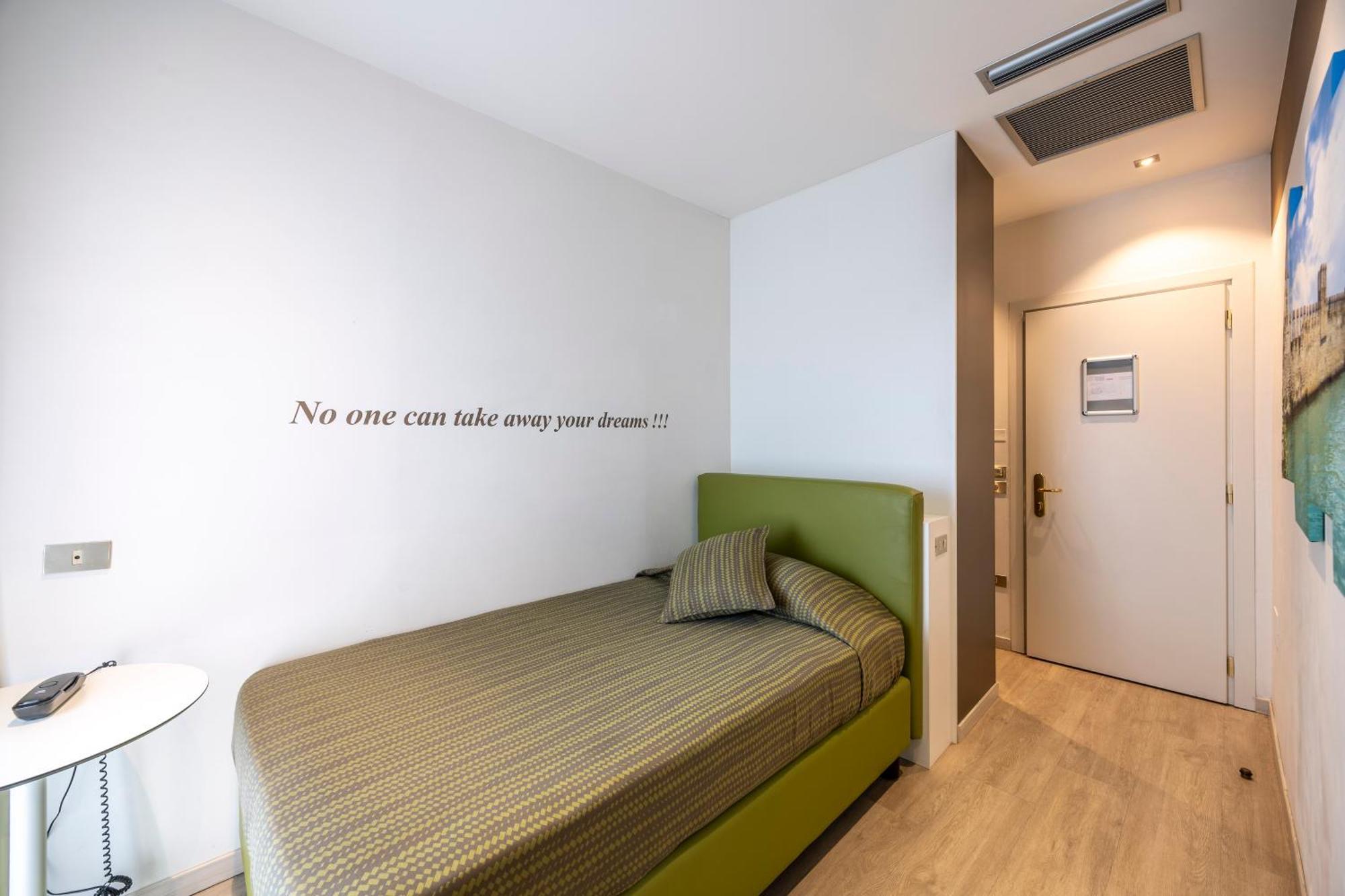 Hotel Ideal Сирмионе Экстерьер фото
