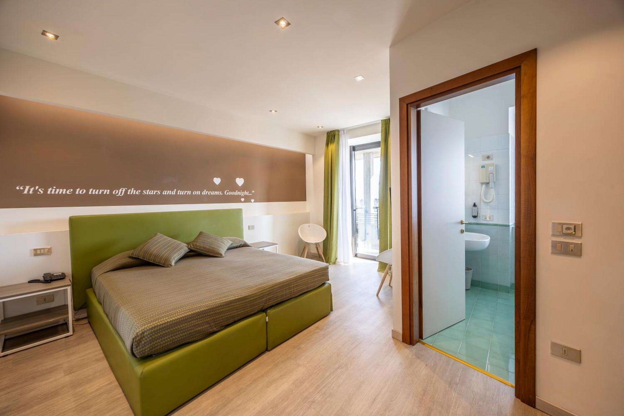 Hotel Ideal Сирмионе Экстерьер фото