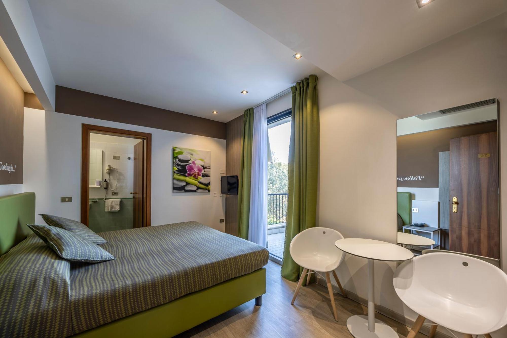 Hotel Ideal Сирмионе Экстерьер фото