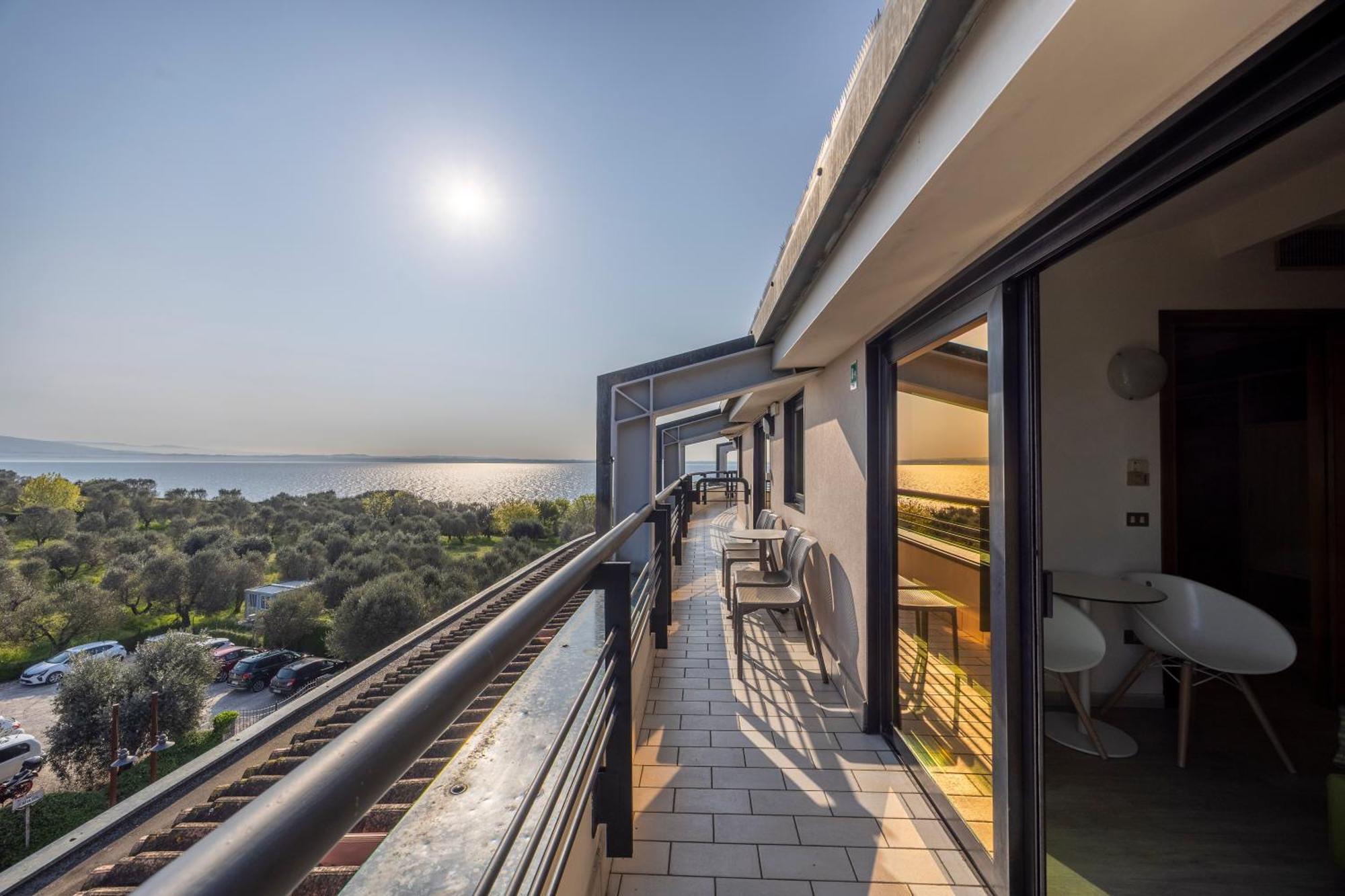 Hotel Ideal Сирмионе Экстерьер фото
