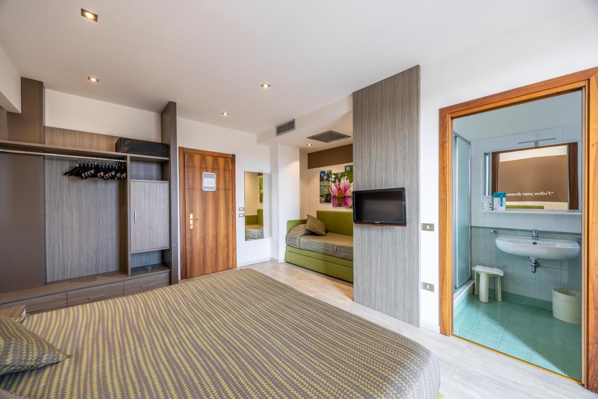 Hotel Ideal Сирмионе Экстерьер фото